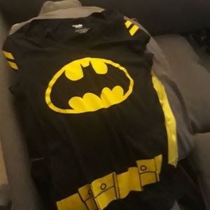 Batman t shirt size 2xl with cape